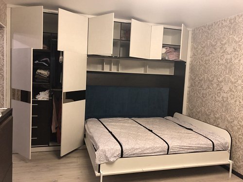 Кровать со столом и шкафом