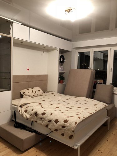 Шкаф-кровать с зонами для хранения 32