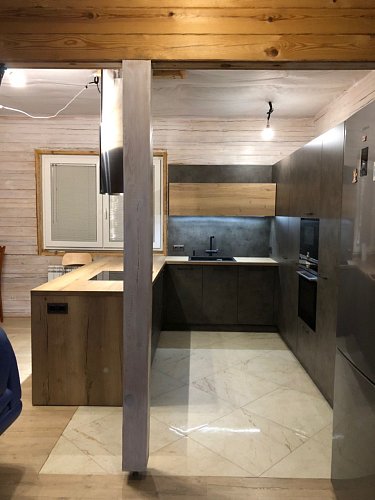 Кухня п-образная черная 6