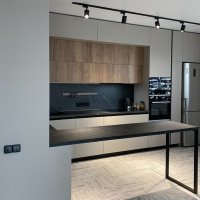 Угловая кухня с барной стойкой